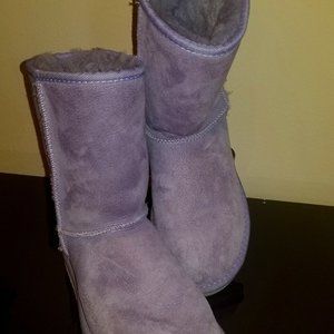 UGG CLASSIC SHORT BOOTS